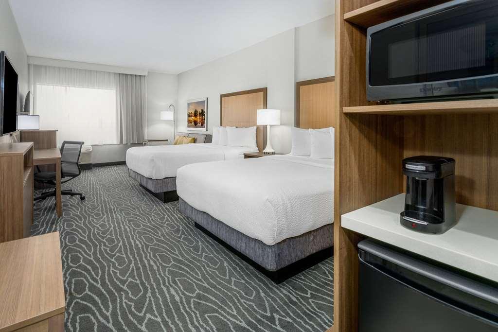 La Quinta Inn & Suites By Wyndham فالدوستا الغرفة الصورة